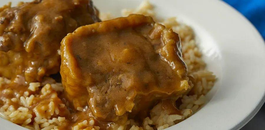 Cover Image for Tender Oxtails in Rich Gravy