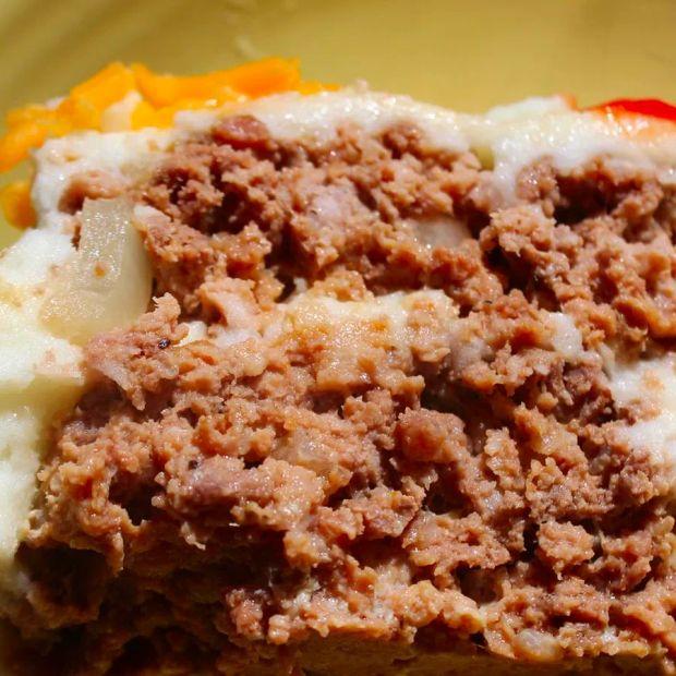 Cover Image for Mom's Classic Meatloaf