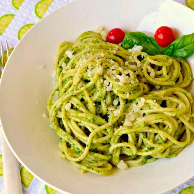 Cover Image for Lemon Basil Pesto Pasta – A light and refreshing dish featuring a zesty pesto tossed with spaghetti.