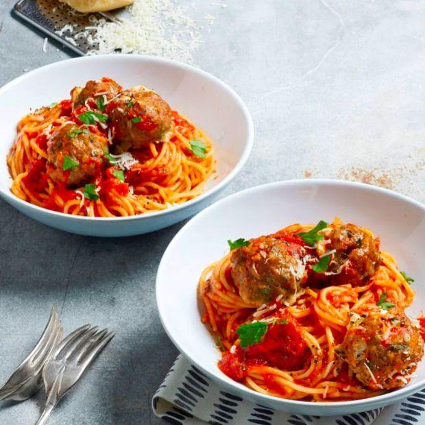 Cover Image for Cheesy Mozzarella-Stuffed Turkey Meatballs with Pesto