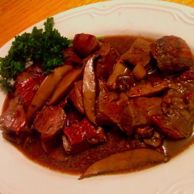 Cover Image for Grilled Steak Tips with Savory Mushroom Sauce