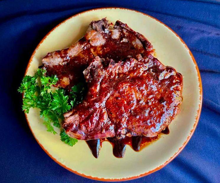 Cover Image for Balsamic-Glazed Pork Chops