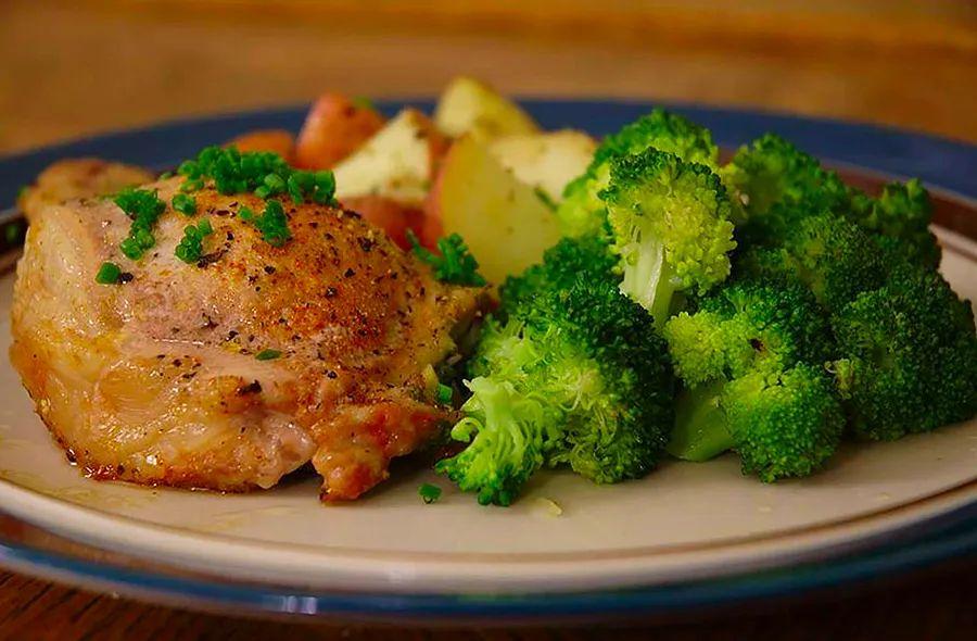 Cover Image for Blue Cheese, Bacon, and Chive Stuffed Pork Chops