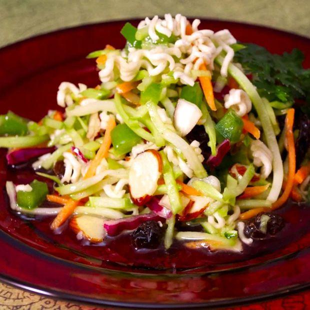Cover Image for Crunchy Broccoli Slaw