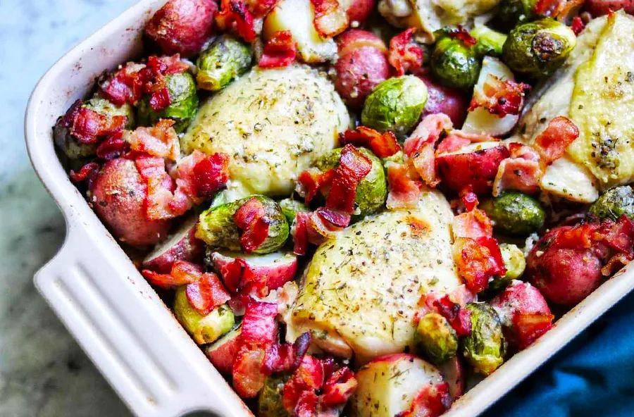 Cover Image for Oven-Baked Chicken Thighs with Brussels Sprouts, Crispy Bacon, and Roasted Potatoes