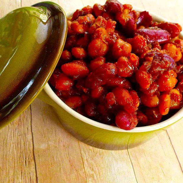 Cover Image for Pat's Hearty Bean Bake