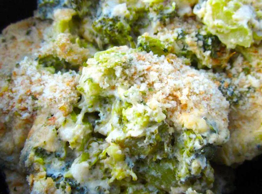 Cover Image for Deliciously Creamy Broccoli and Cheese Casserole