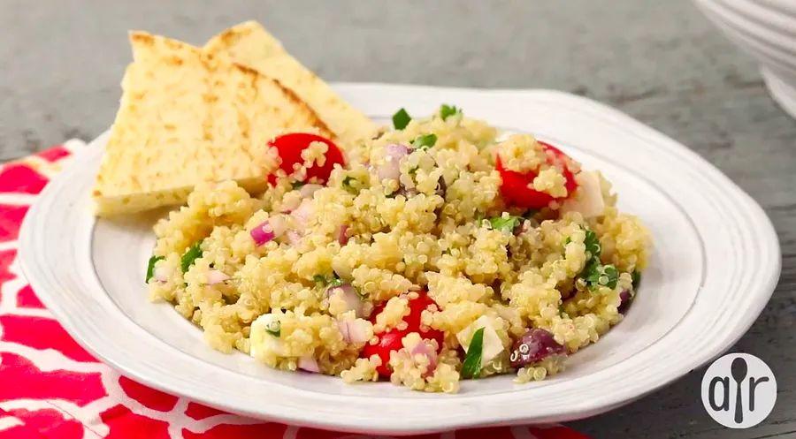 Cover Image for Delicious Greek Quinoa Salad