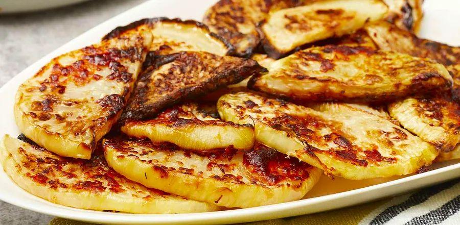 Cover Image for Garlic Parmesan Roasted Kohlrabi