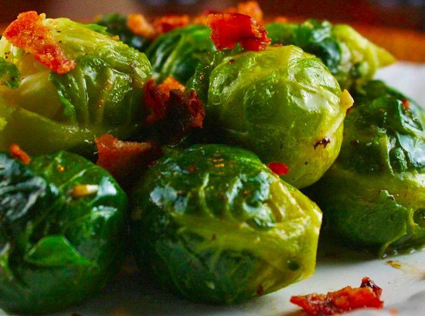 Cover Image for Crispy Bacon and Garlic Brussels Sprouts
