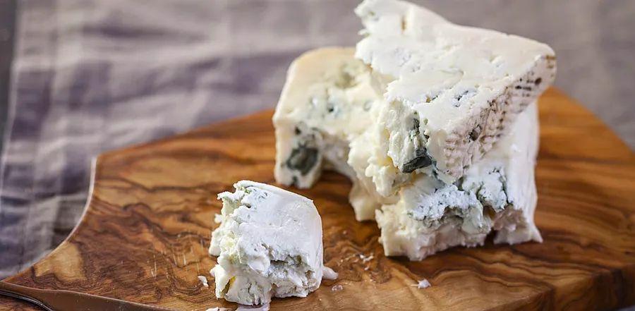 Cover Image for What is Gorgonzola Cheese?