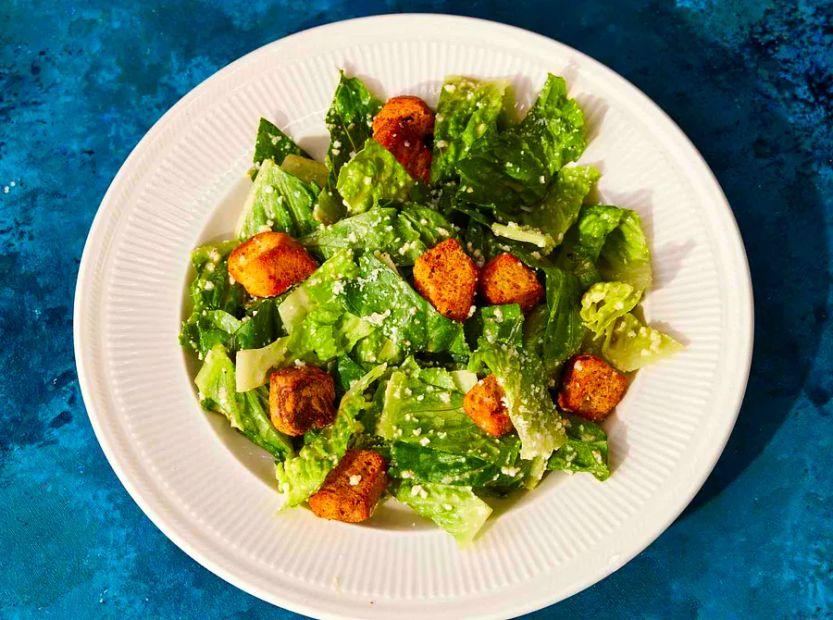 Cover Image for 18 Perfect Side Dishes to Elevate Your Spaghetti Meal