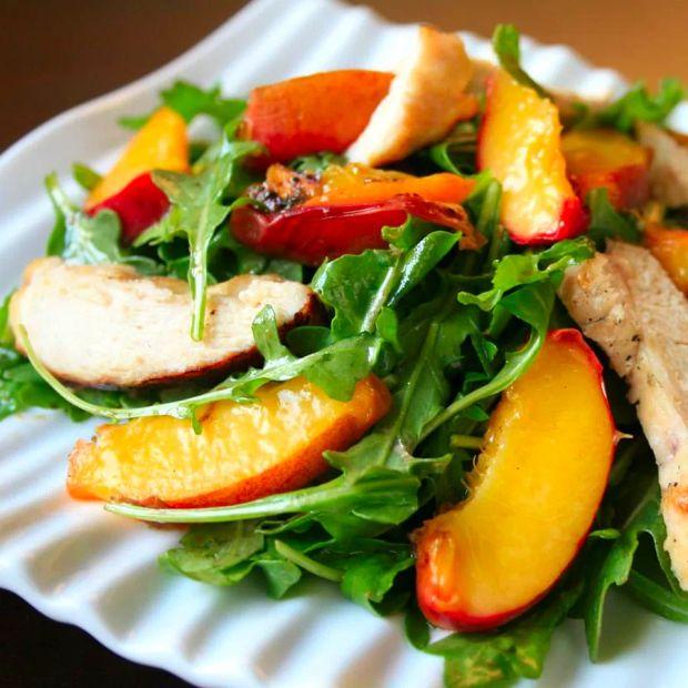Cover Image for Grilled Chicken, Peach, and Arugula Salad with Balsamic Dressing