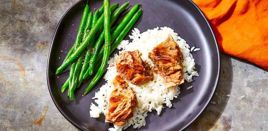 Cover Image for Southern-Style Slow Cooker Pork Neck Bones