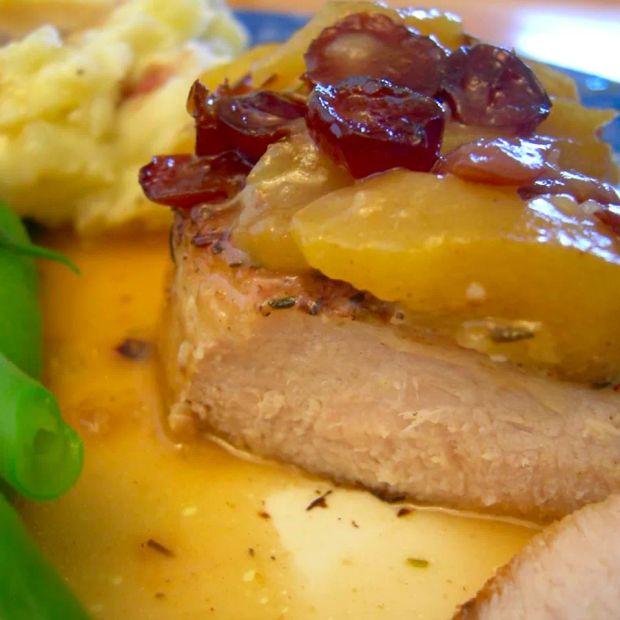 Cover Image for Pork Chops with Apples and Raisins Delight