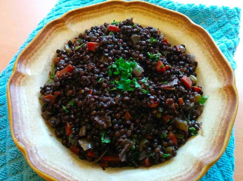 Cover Image for Slow-Cooked Braised Black Lentils