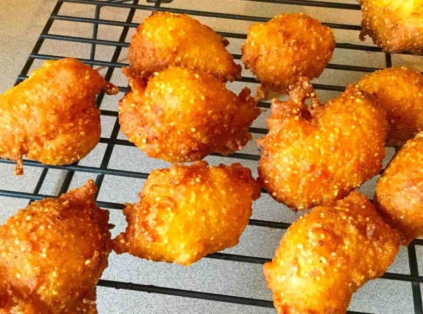 Cover Image for Easy and Tasty Hush Puppies