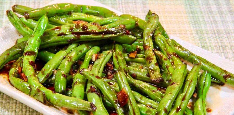 Cover Image for Savory and Sweet Spicy Green Beans