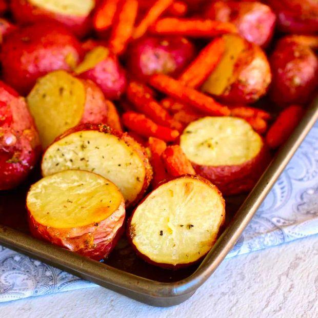 Cover Image for Honey, Lemon, and Oregano Roasted Carrots and Potatoes