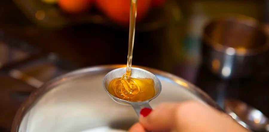 Cover Image for Skip that hack—here’s the proper way to measure sticky ingredients without the mess!