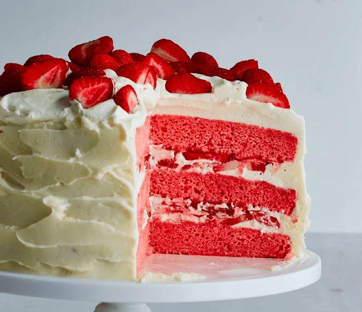 Cover Image for 6 Essential Tips for Baking the Perfect Fresh Strawberry Cake