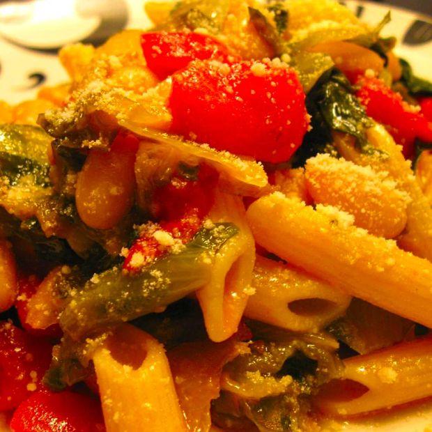 Cover Image for Penne Pasta with Cannellini Beans & Escarole