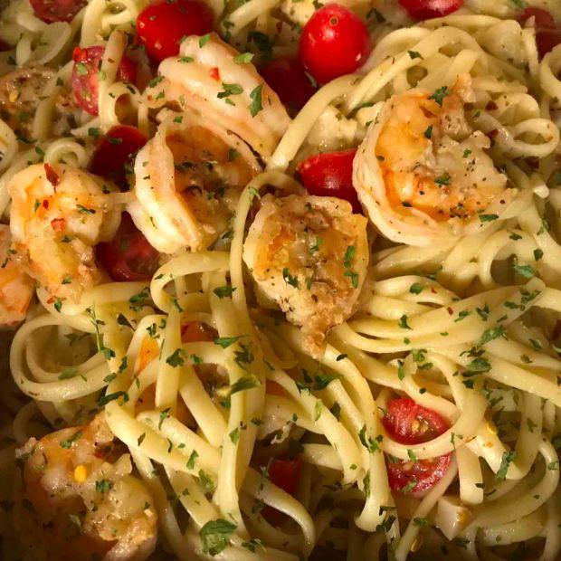 Cover Image for Garlic Shrimp Pasta Dish