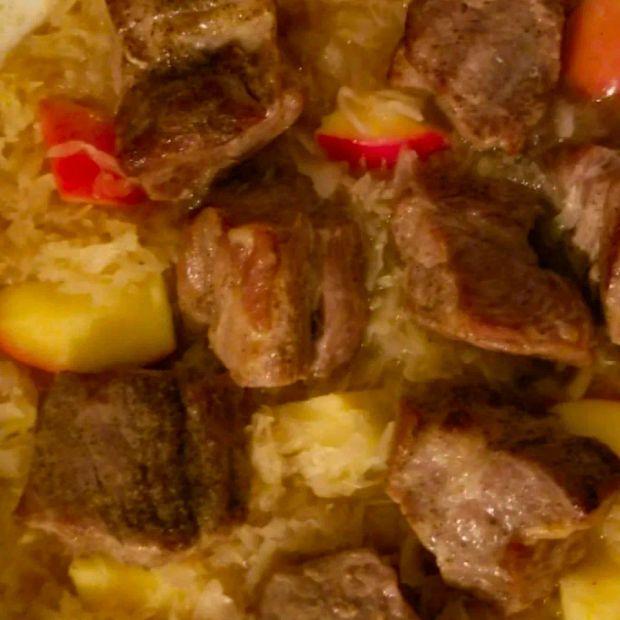 Cover Image for Pork Spare Ribs with Sauerkraut