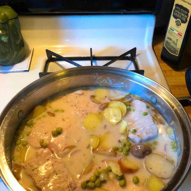 Cover Image for Pan-Seared Pork Chops and Potatoes in a Savory Sauce