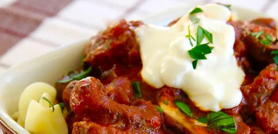 Cover Image for Mom Sykes' Traditional Hungarian Goulash