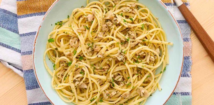 Cover Image for Linguine with Clam Sauce Delight