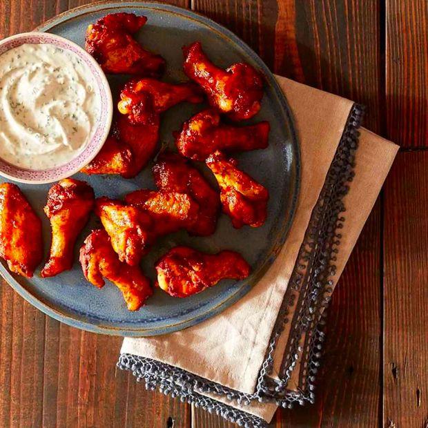 Cover Image for Crispy Oven-Baked Moroccan Chicken Wings with Creamy Yogurt Sauce