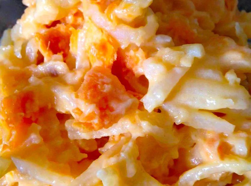 Cover Image for Slow Cooker Cheesy Potatoes Made Easy
