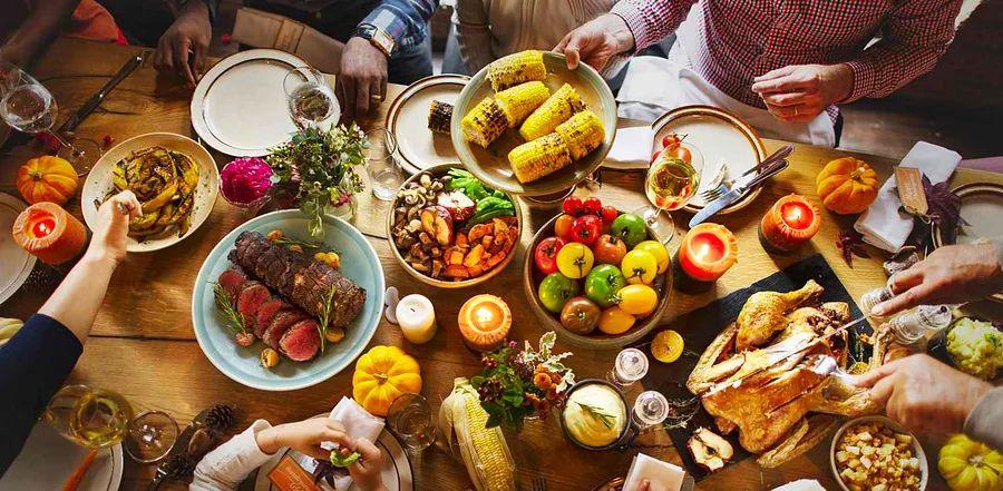Cover Image for Thanksgiving Meal Planner: How Much Food to Prepare for Your Gathering Size