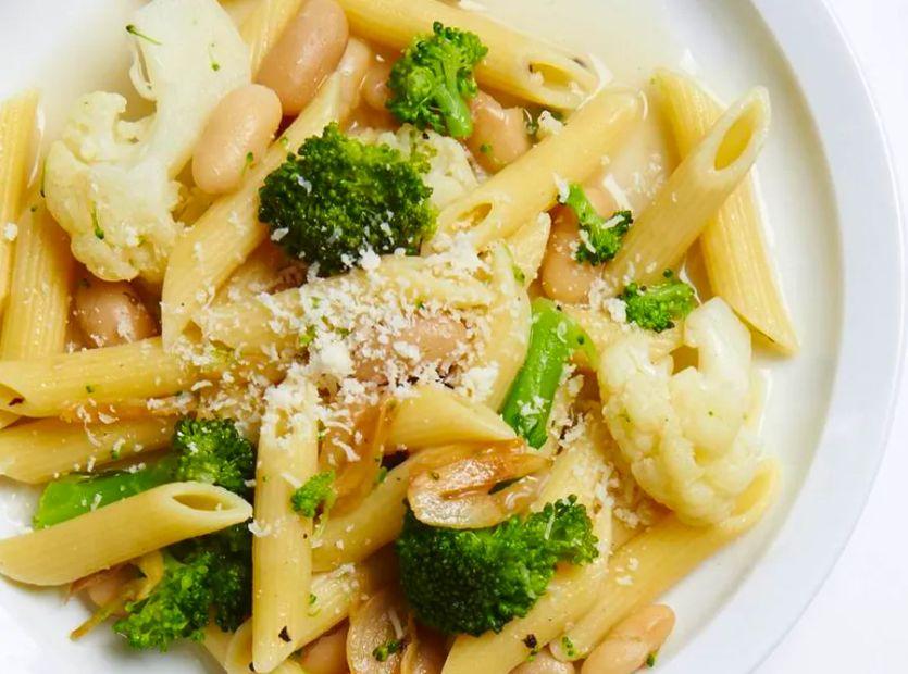 Cover Image for Pasta for the Whole Family with Broccoli and Cauliflower