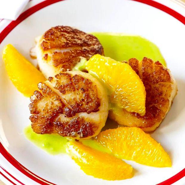 Cover Image for The Ultimate Guide to Buying, Cleaning, and Cooking Scallops