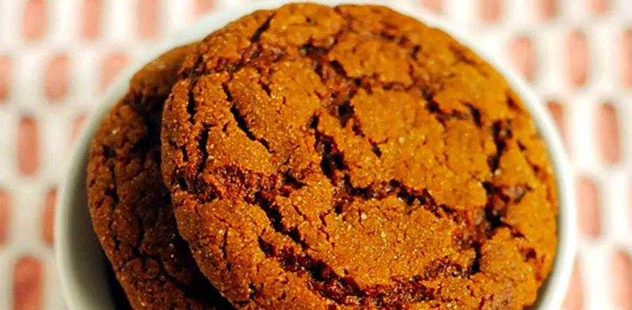 Cover Image for The 25 Most Loved Christmas Cookies