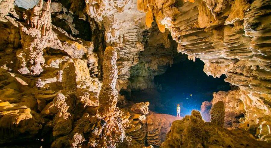Cover Image for Unveil Vietnam's Hidden Caves: 7 Must-Visit Underground Wonders