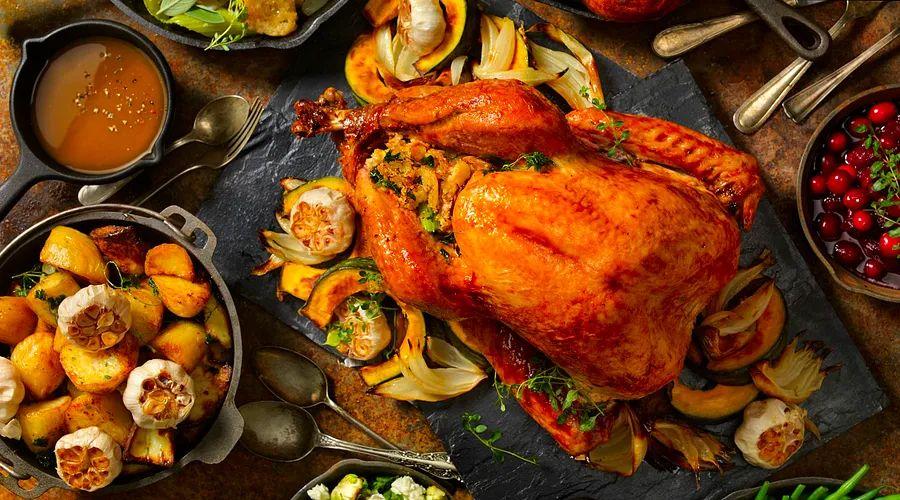 Cover Image for What’s the reason Canadians celebrate Thanksgiving in October, and what are the traditional foods served?
