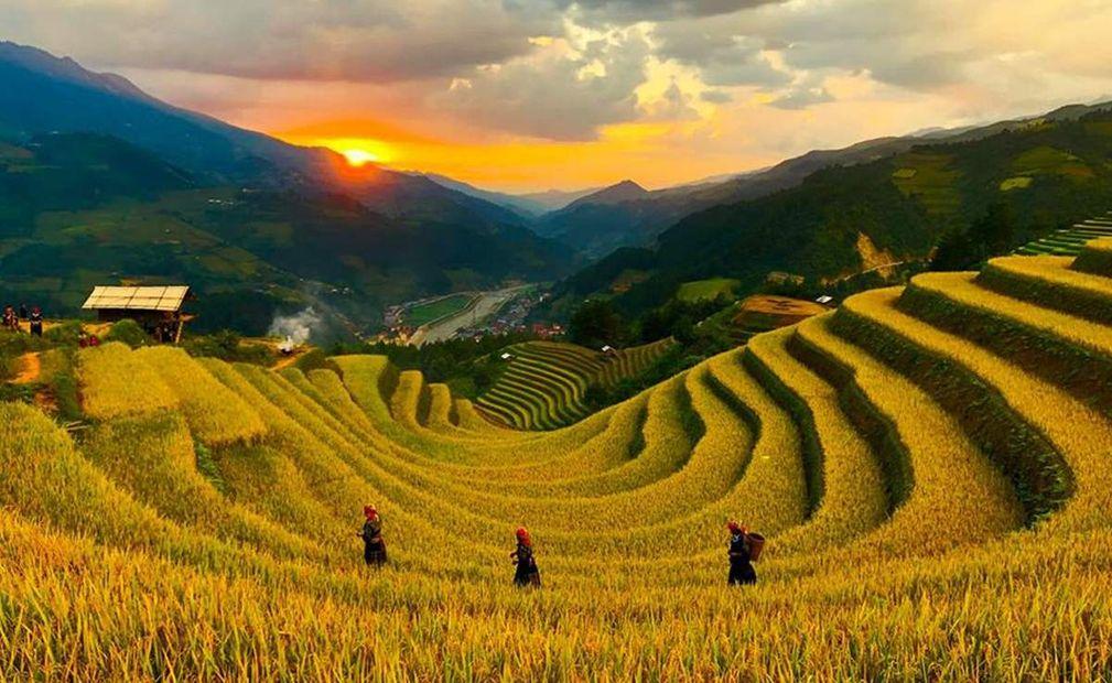 Cover Image for Review Tà Xùa của cô nàng Linh Xinh: Đi thế nào, ăn uống ở đâu?