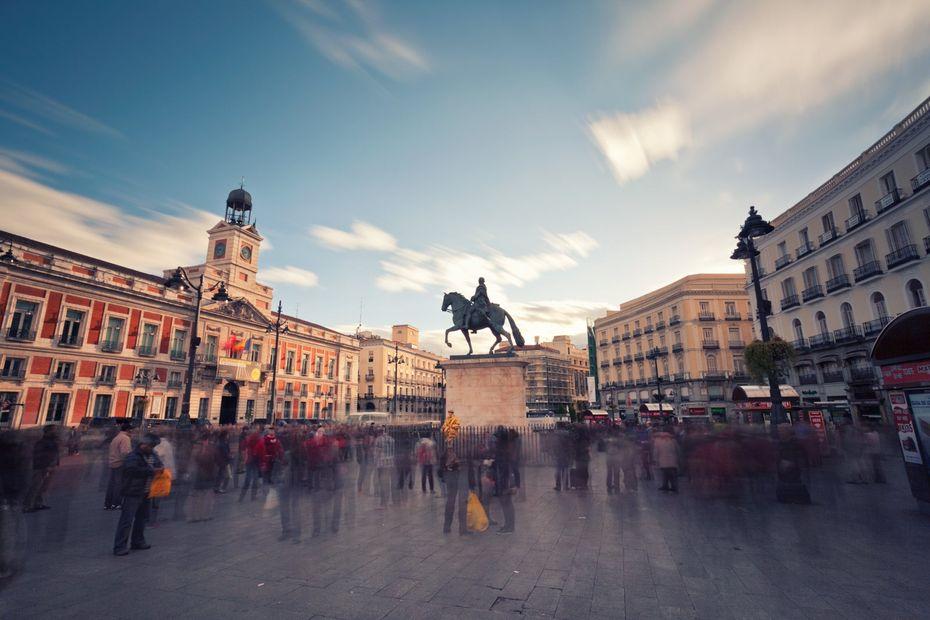Cover Image for Breaking News: Spain has fully reopened to Americans without the need for test or vaccination proof - Dinogo